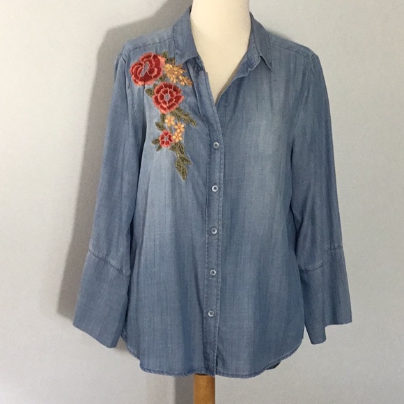Saks Fifth Avenue Tops - Saks Fifth Avenue Hi-lo Embroidered Top, sz M